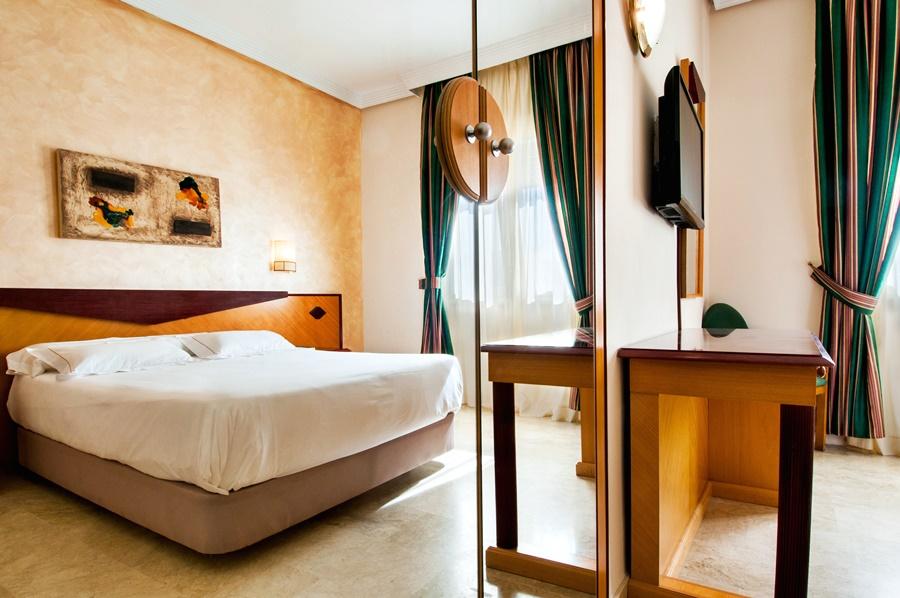 Del Val - Parking Gratuito Hotel