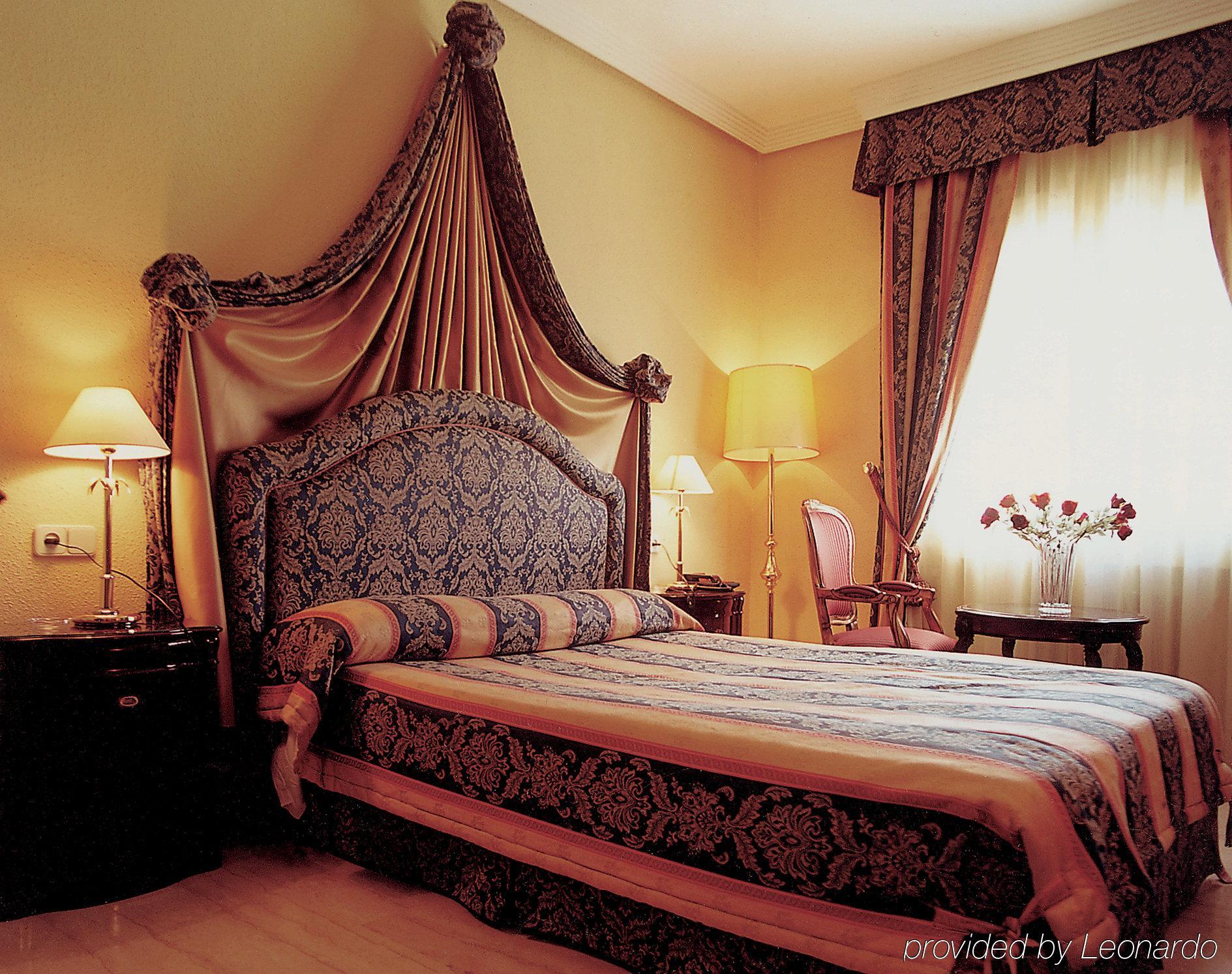 Hotel Del Val - Parking Gratuito