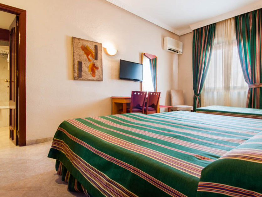 Del Val - Parking Gratuito Hotel Andujar
