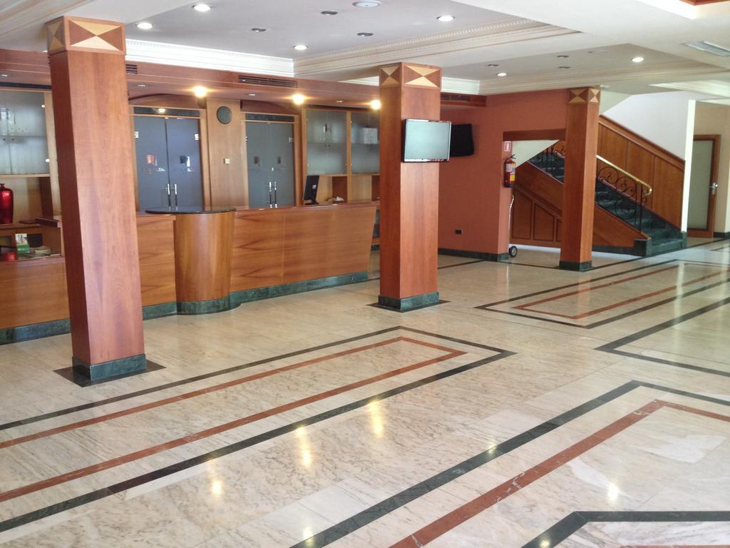 Del Val - Parking Gratuito 3*