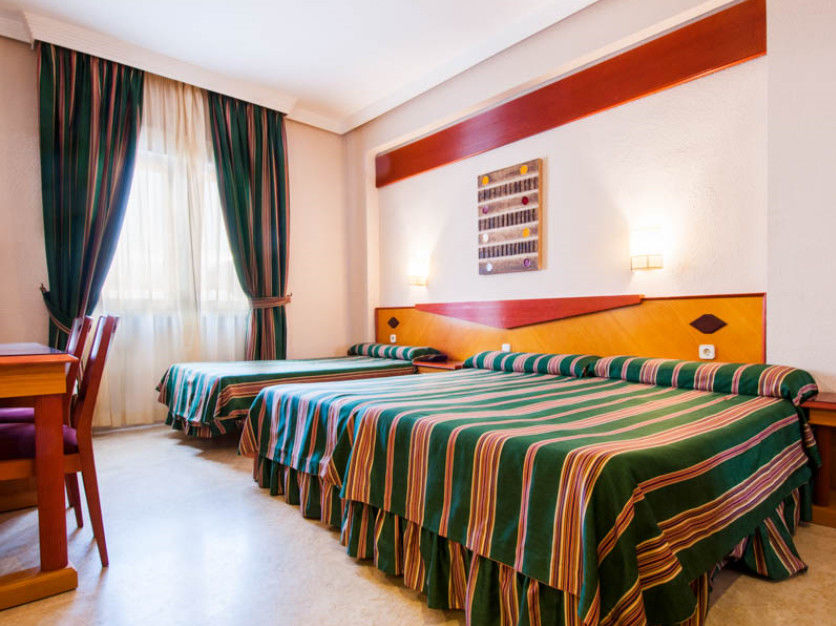 Del Val - Parking Gratuito Hotel